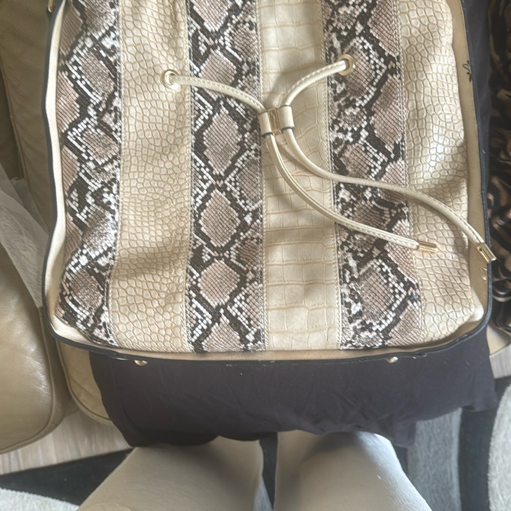 Elegant Beige and Black Snakeskin Patterned Women's Bag